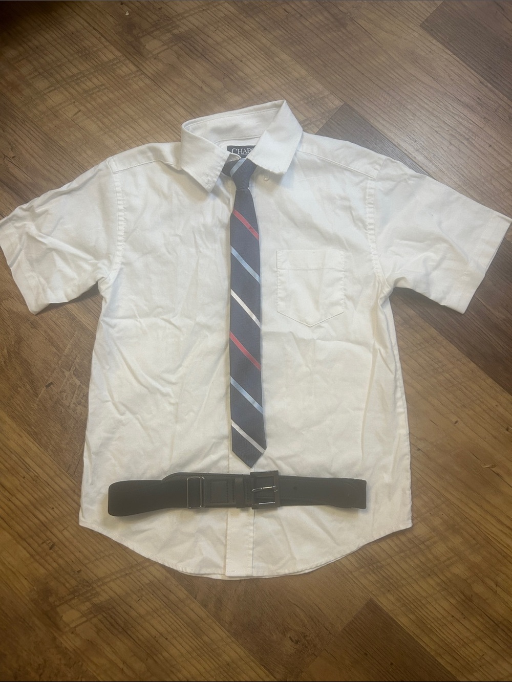 Boys bundle chaps  White Short-Sleeve Button-Up Shirt Navy Striped Tie & Belt